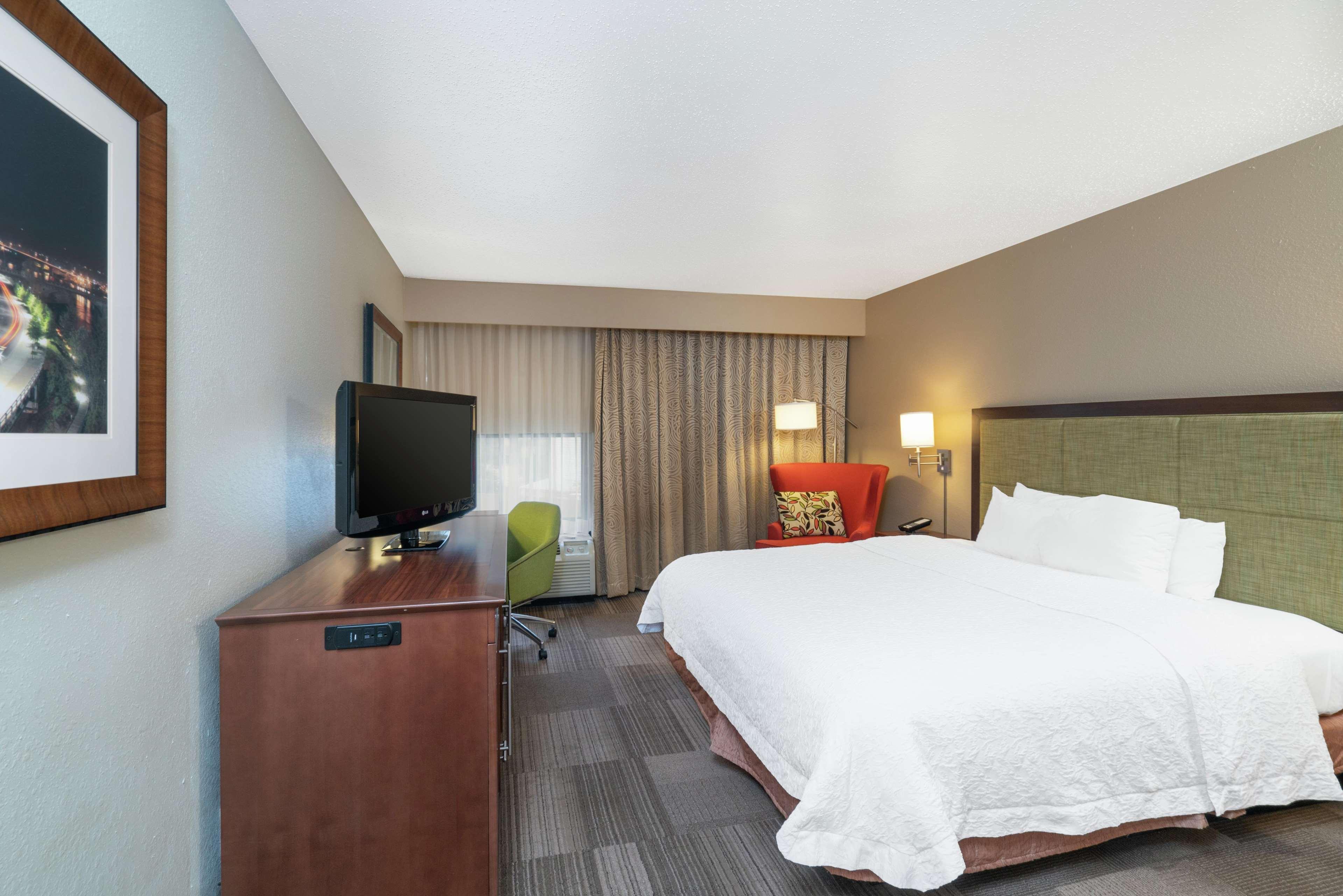 Hampton Inn Hixson Bagian luar foto